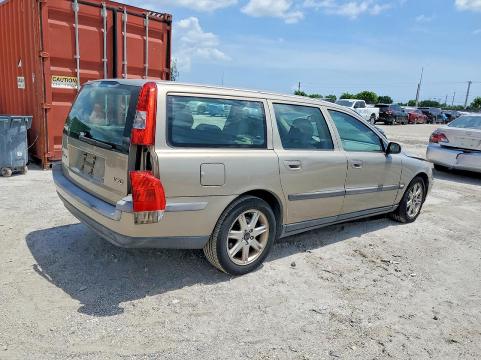 Volvo V70 2004 — Copart