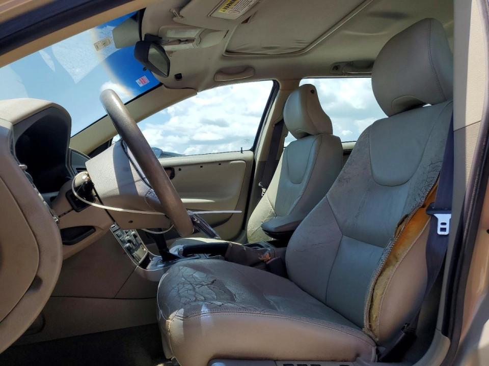 Volvo V70 2004 — Copart