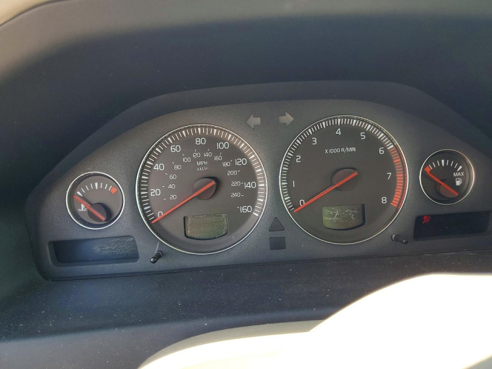Volvo V70 2004 — Copart