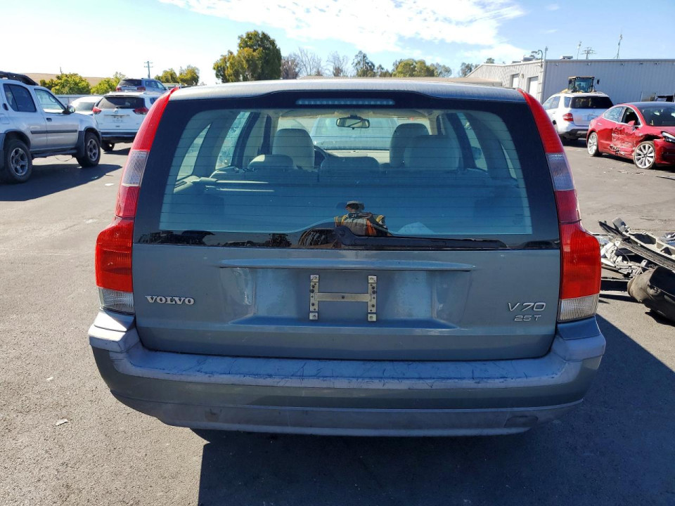 Volvo V70 2004 — Copart