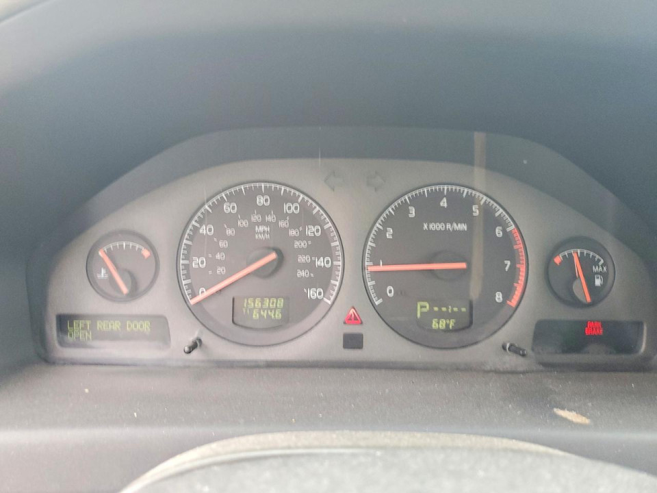 Volvo V70 2001 — Copart