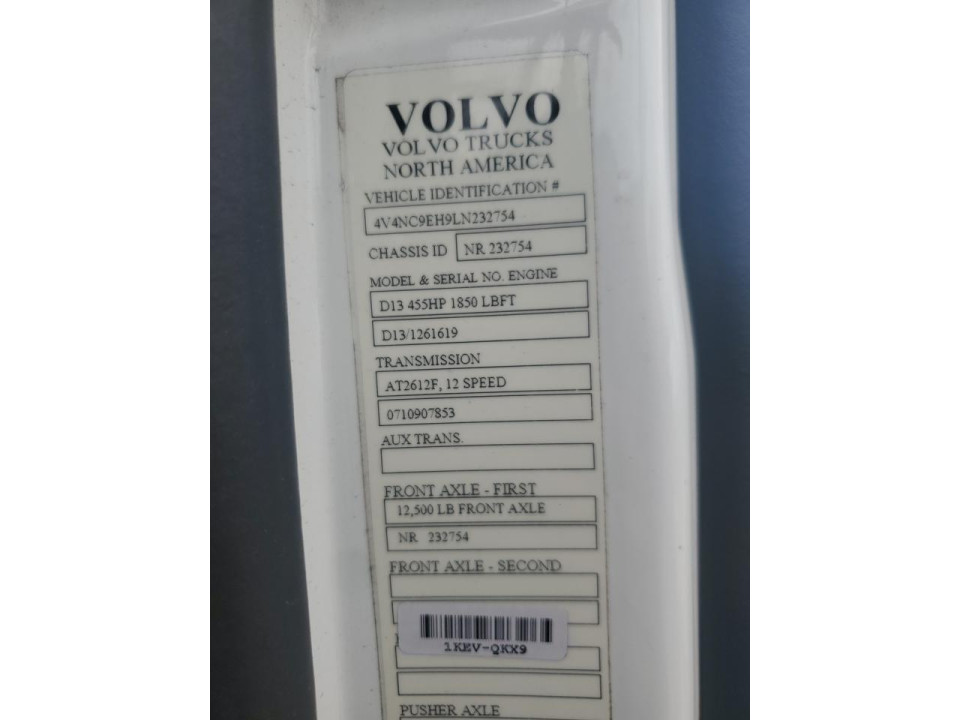 Volvo VNL SEMI TRUCK 2020 — Copart