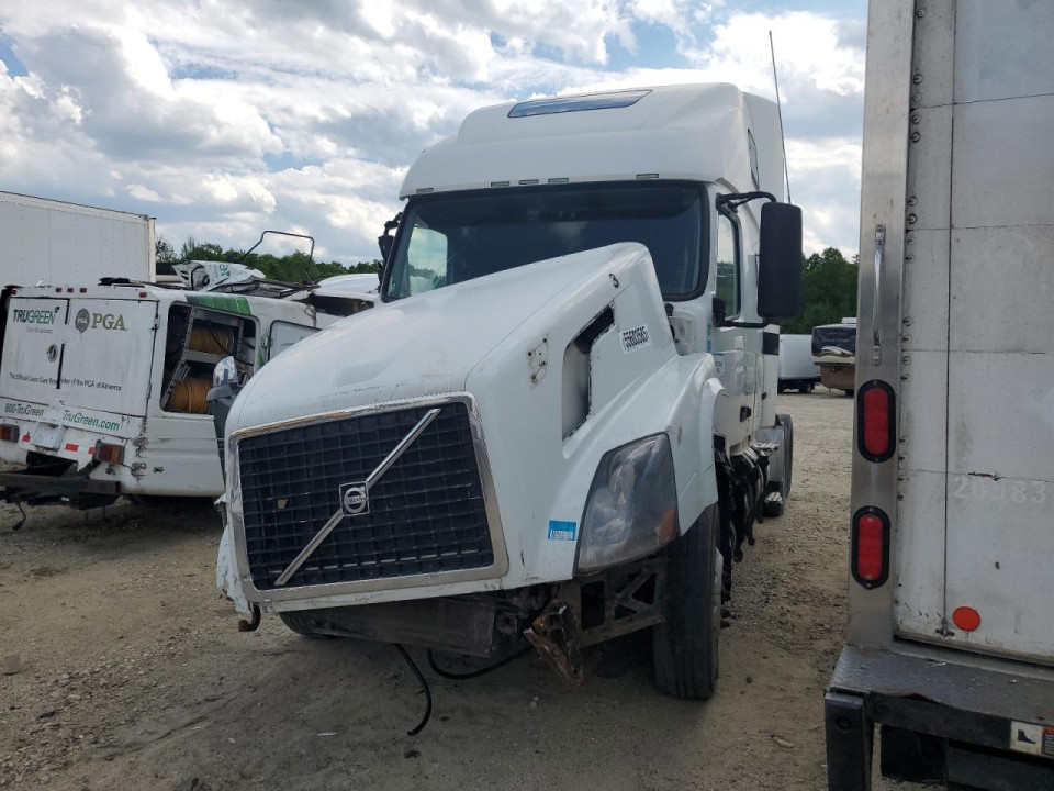 Volvo VNL SEMI TRUCK 2014 — Copart