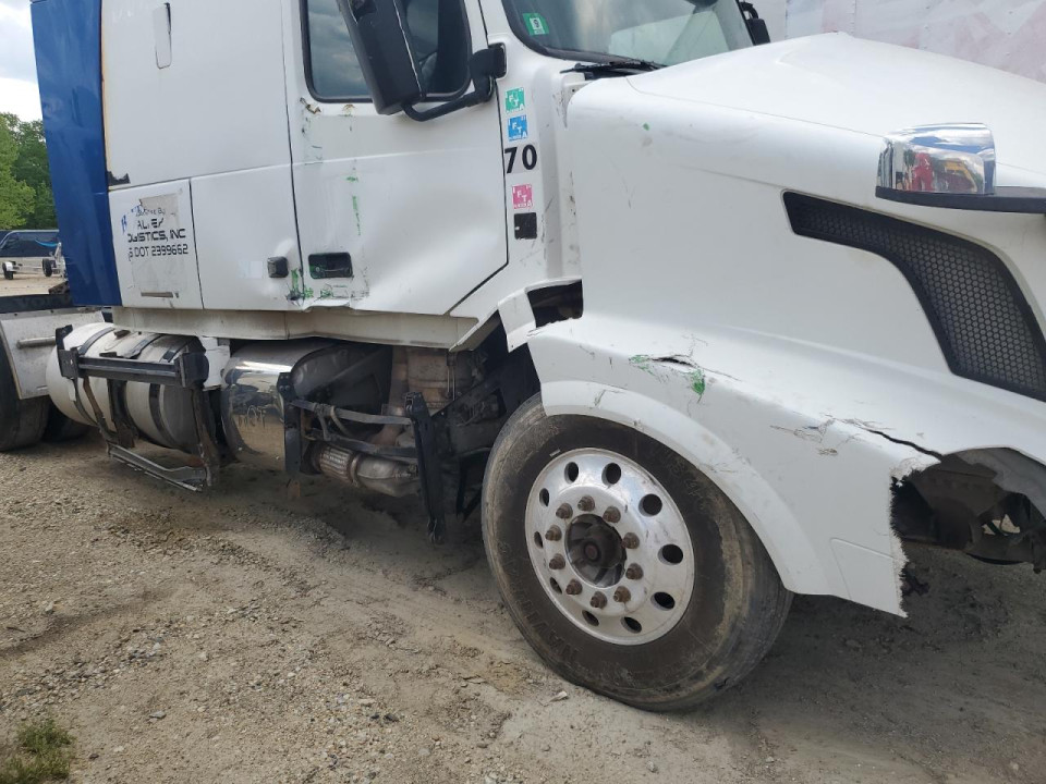 Volvo VNL SEMI TRUCK 2014 — Copart