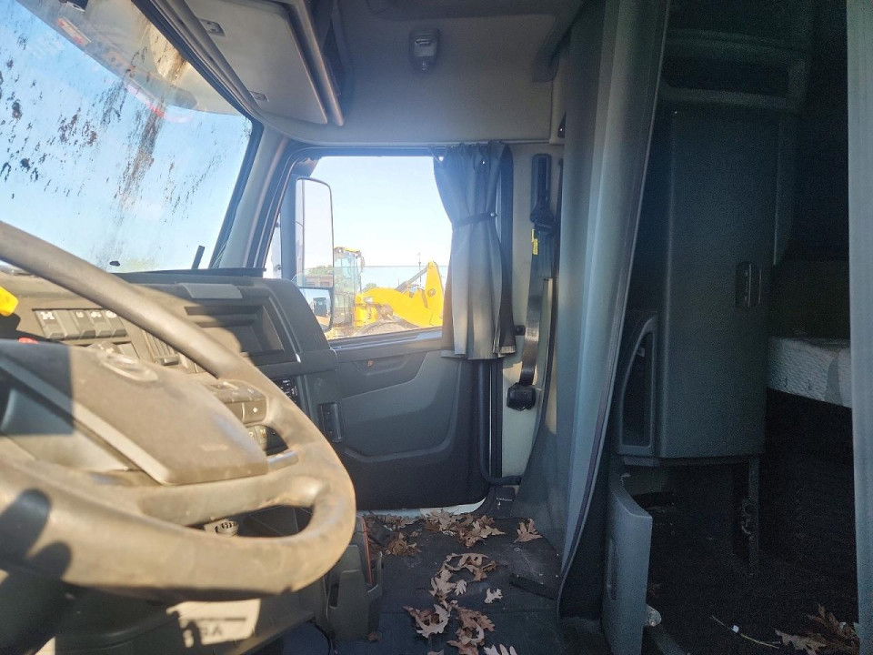 Volvo VNL SEMI TRUCK 2019 — Copart