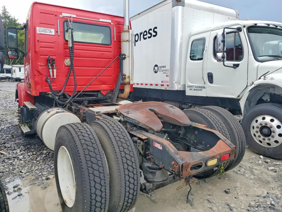 Volvo VNM SEMI TRUCK 2005 — Copart