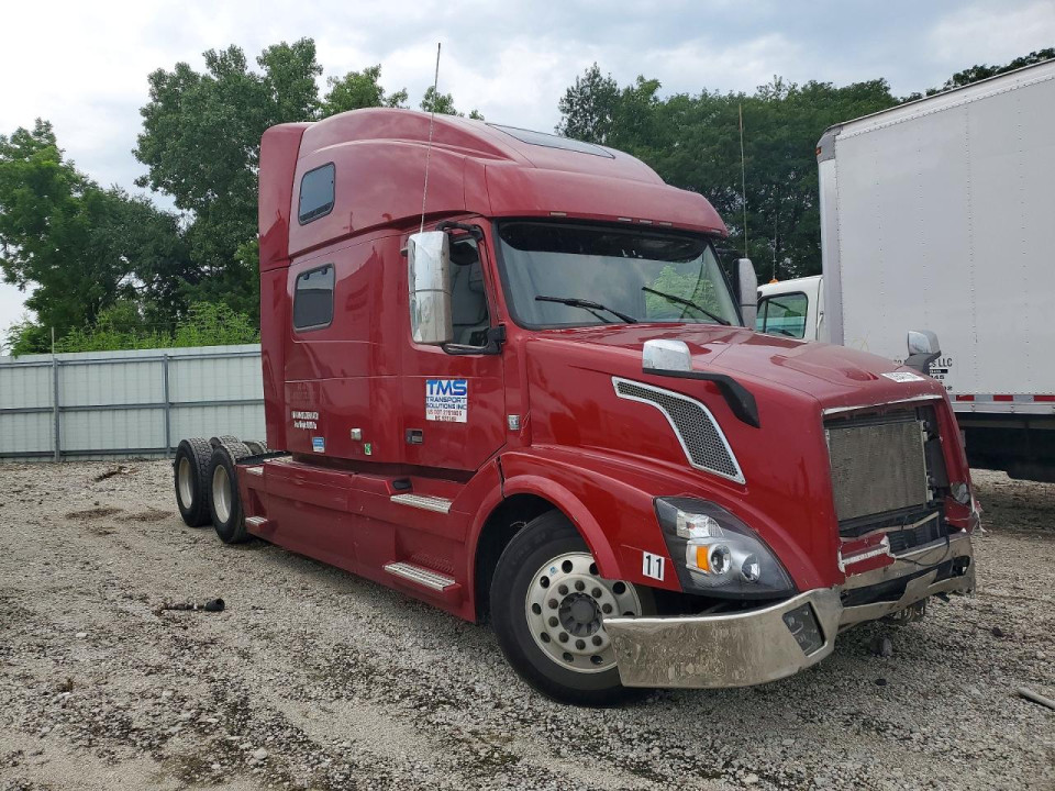 Volvo VNL SEMI TRUCK 2014 — Copart