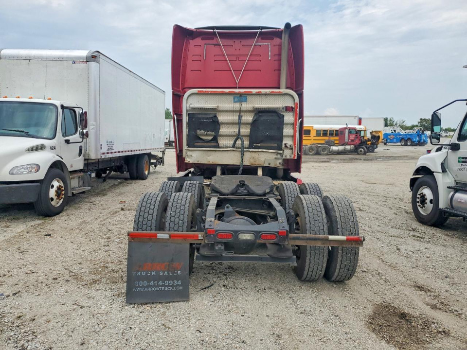 Volvo VNL SEMI TRUCK 2014 — Copart