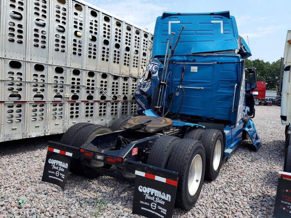 Volvo VNL SEMI TRUCK 2024 — Copart