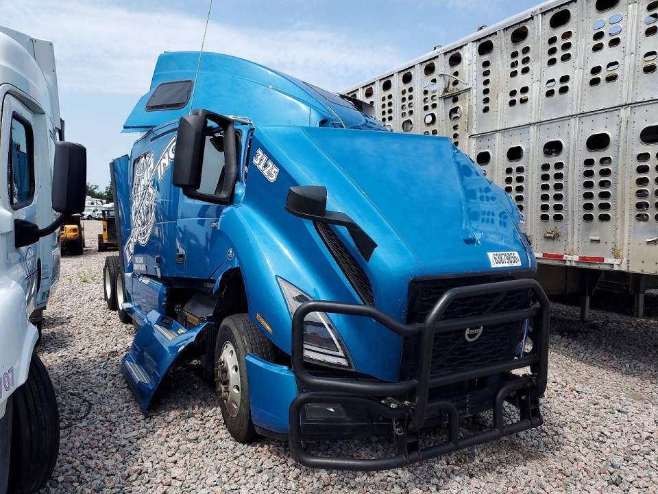 Volvo VNL SEMI TRUCK 2024 — Copart