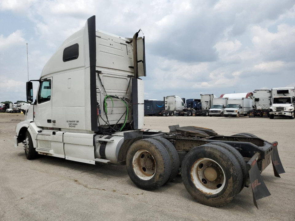 Volvo VN 2011 — Copart