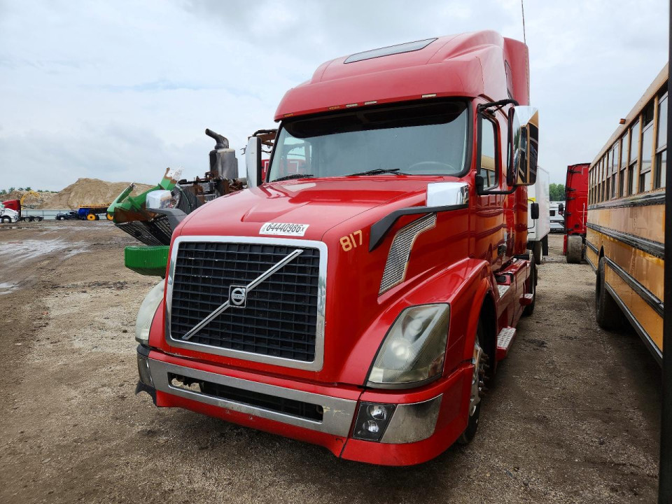 Volvo VNL SEMI TRUCK 2012 — Copart