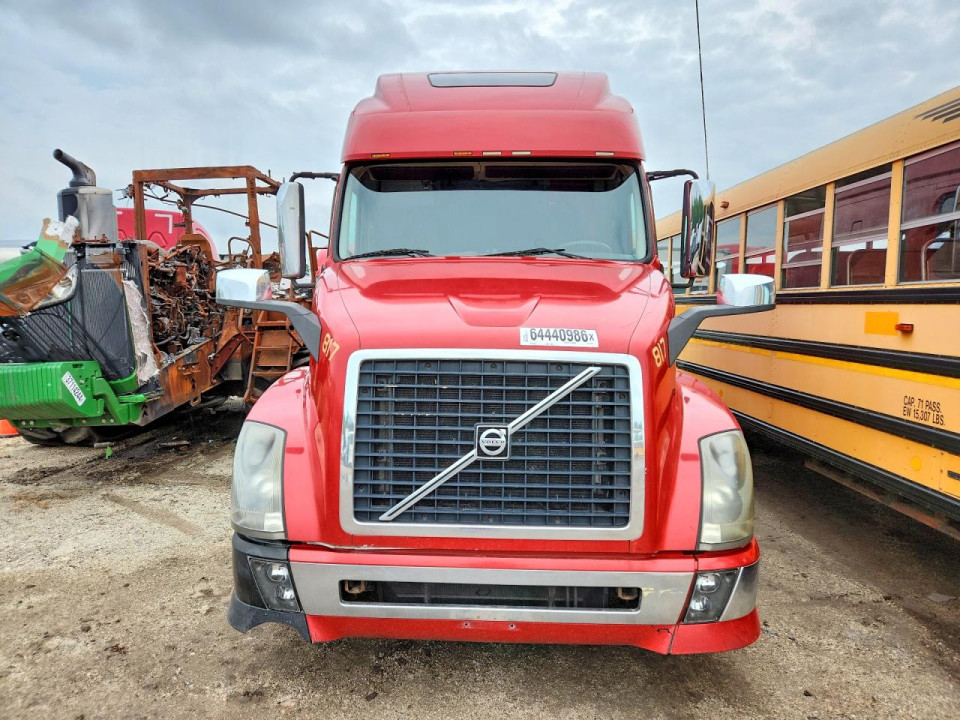 Volvo VNL SEMI TRUCK 2012 — Copart
