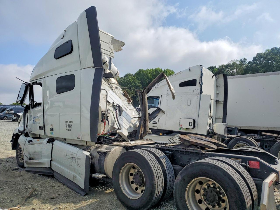 Volvo VNL SEMI TRUCK 2024 — Copart