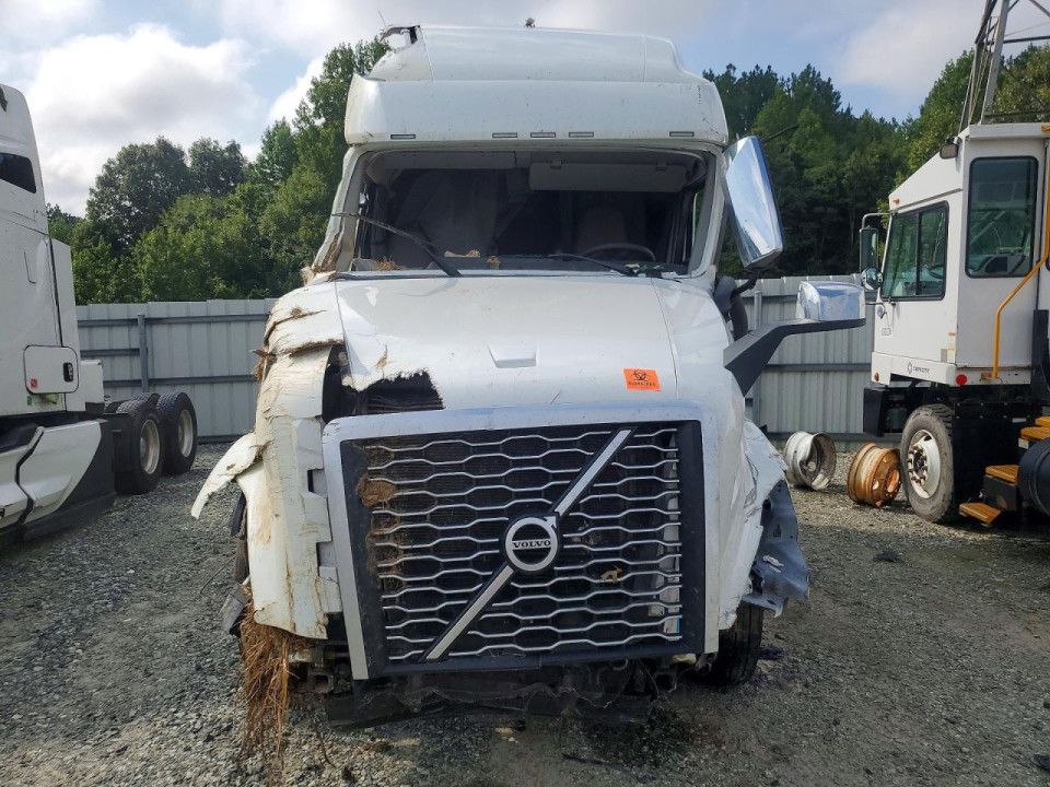 Volvo VNL SEMI TRUCK 2024 — Copart