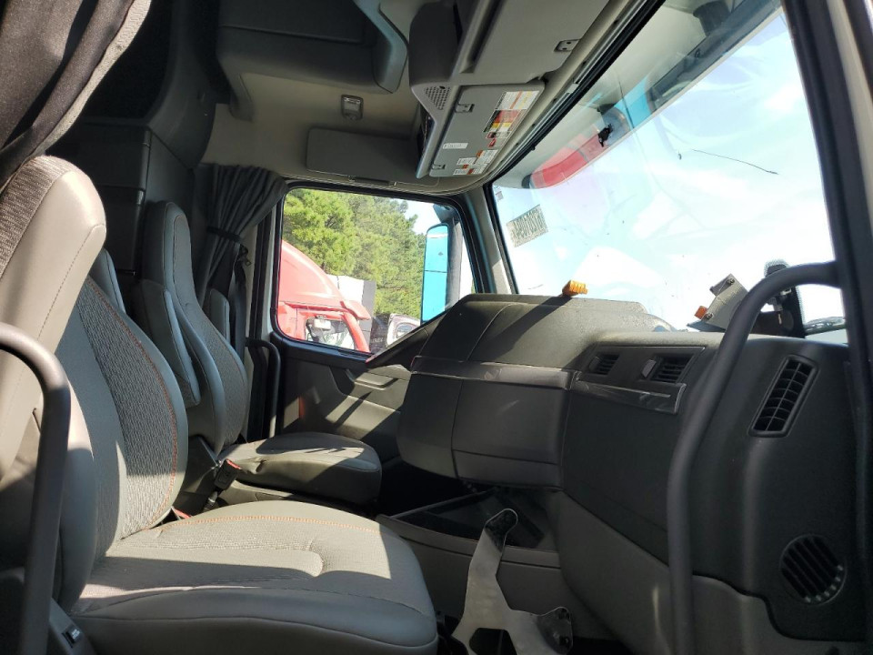 Volvo VN 2024 — Copart