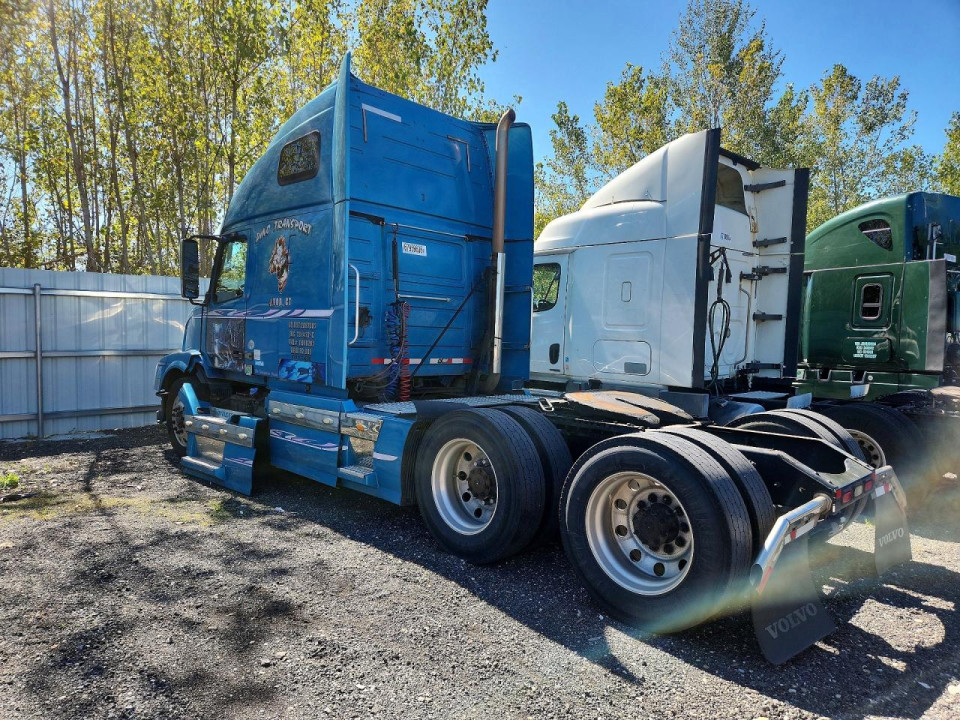 Volvo VNL SEMI TRUCK 2017 — Copart
