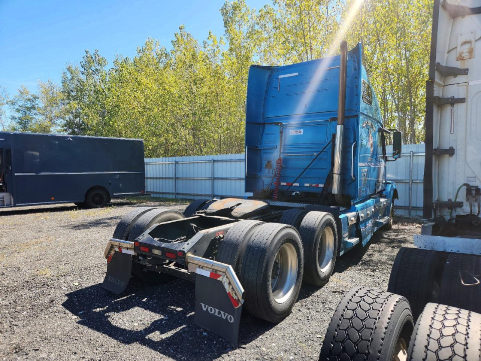 Volvo VNL SEMI TRUCK 2017 — Copart