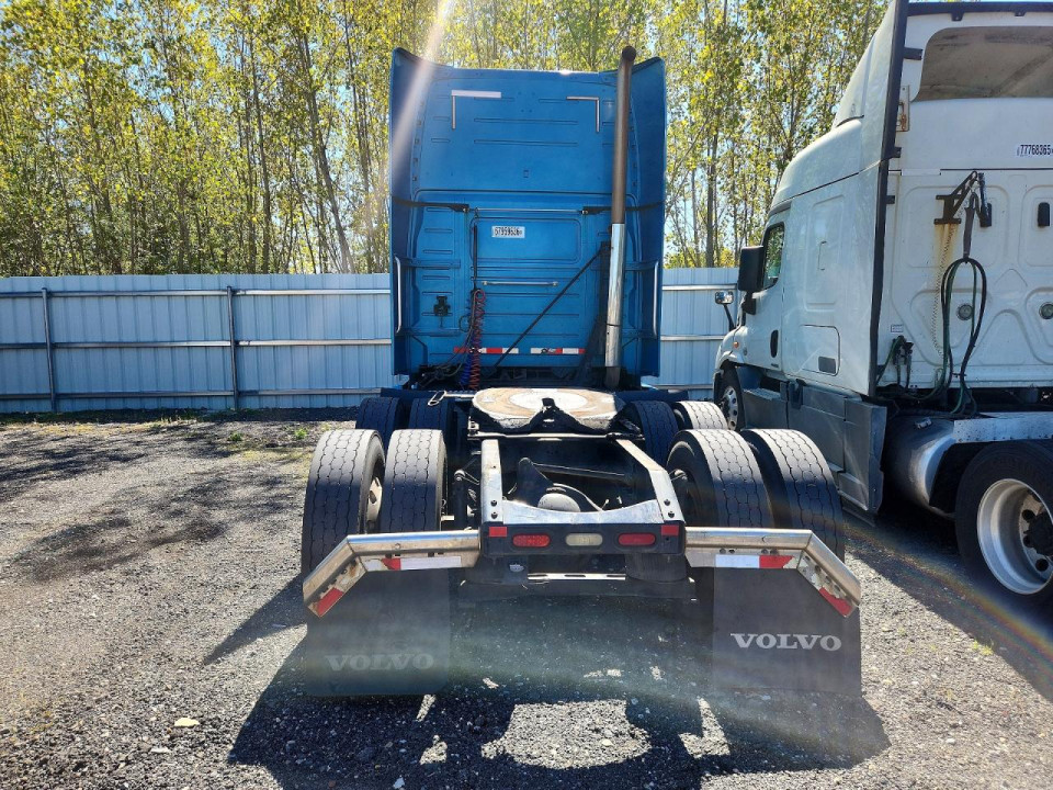 Volvo VNL SEMI TRUCK 2017 — Copart