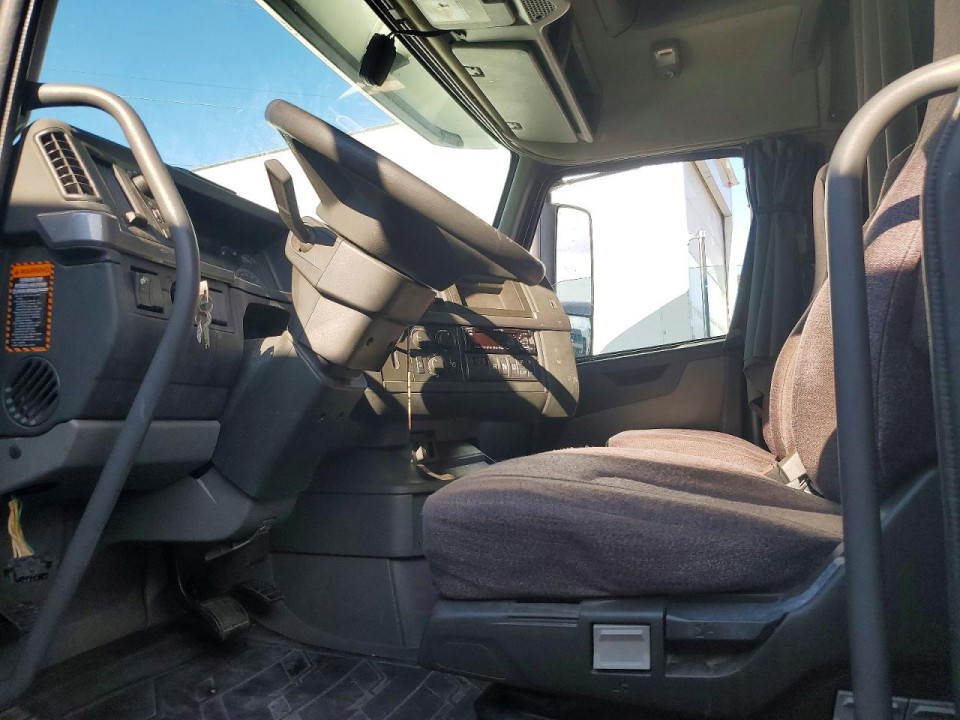 Volvo VNL SEMI TRUCK 2019 — Copart