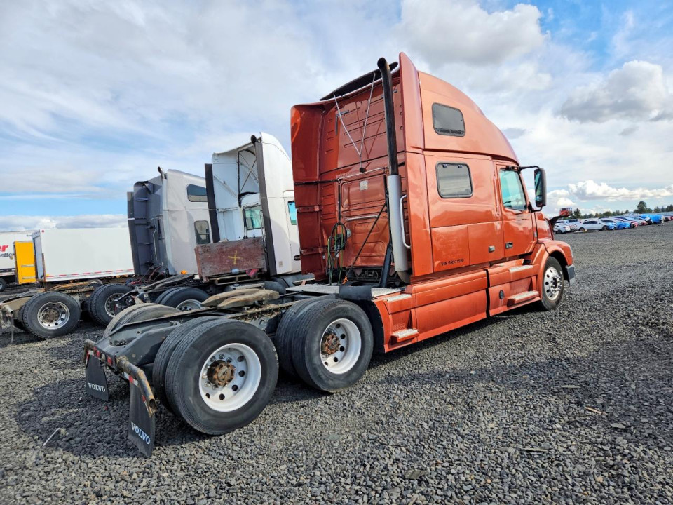 Volvo VNL SEMI TRUCK 2016 — Copart