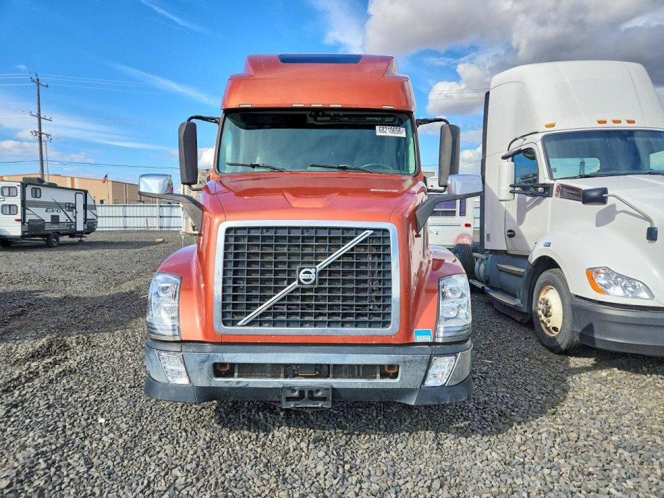 Volvo VNL SEMI TRUCK 2016 — Copart