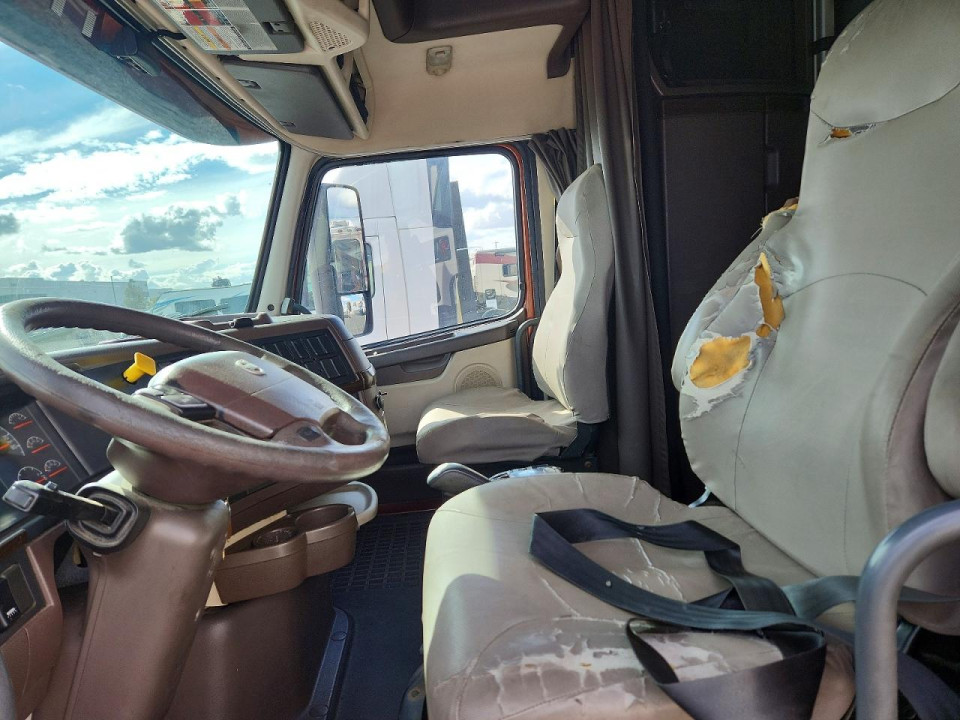 Volvo VNL SEMI TRUCK 2016 — Copart