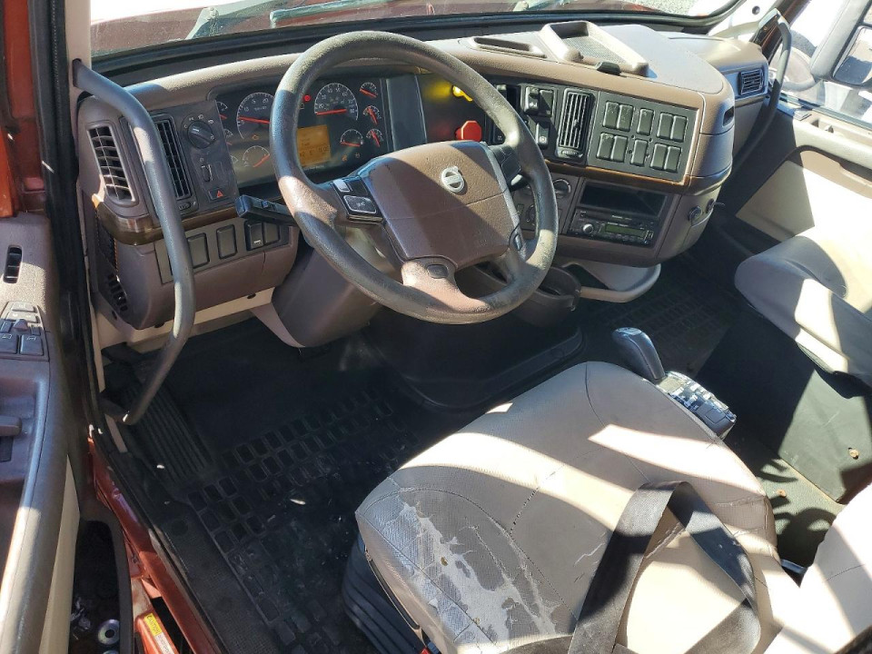 Volvo VNL SEMI TRUCK 2016 — Copart