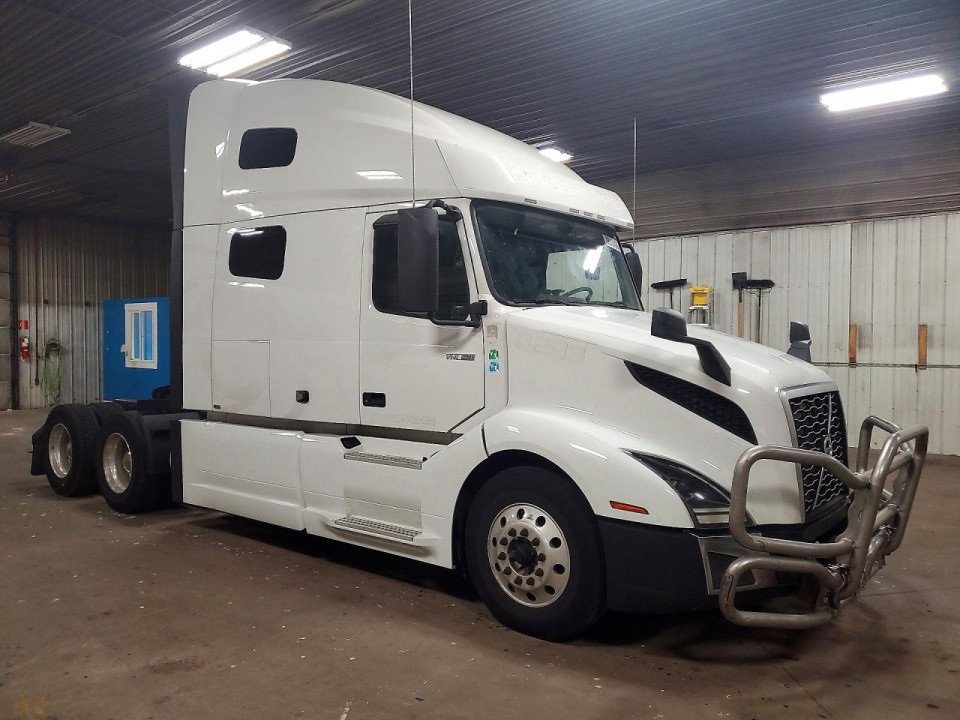 Volvo VNL SEMI TRUCK 2023 — Copart