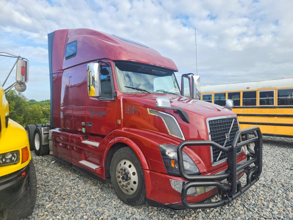 Volvo VNL SEMI TRUCK 2018 — Copart