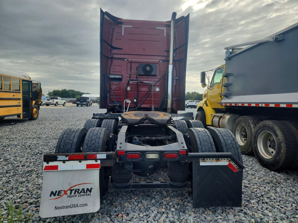 Volvo VNL SEMI TRUCK 2018 — Copart