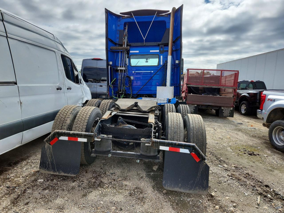 Volvo VNL SEMI TRUCK 2022 — Copart