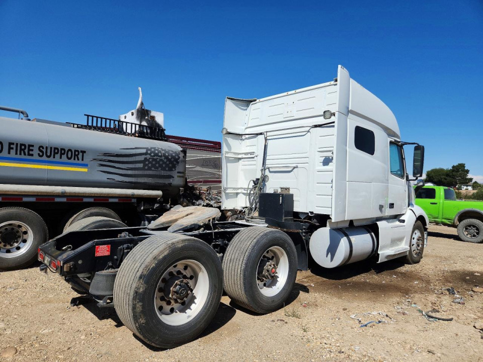 Volvo VNL SEMI TRUCK 2019 — Copart