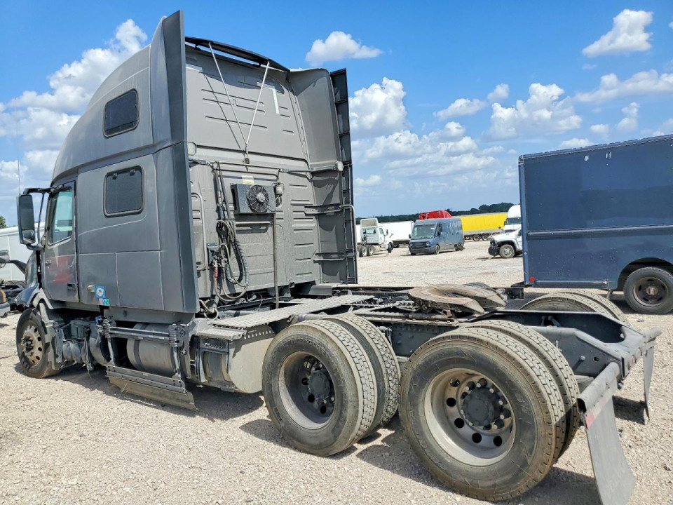 Volvo VN 2023 — Copart