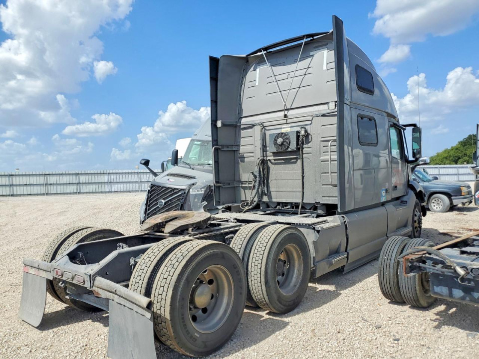 Volvo VN 2023 — Copart