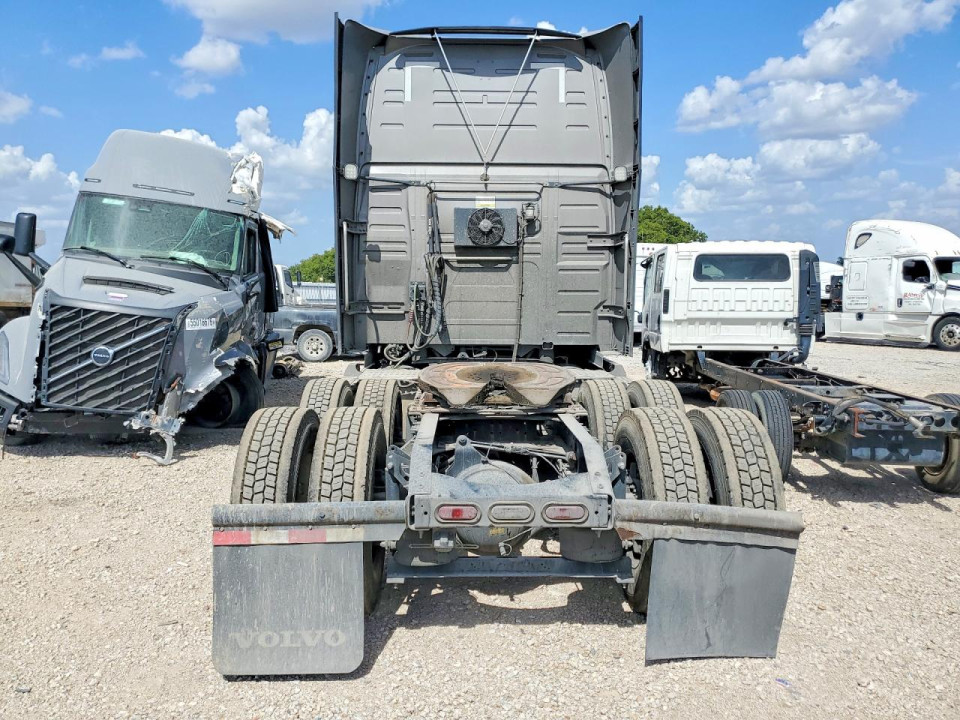 Volvo VN 2023 — Copart