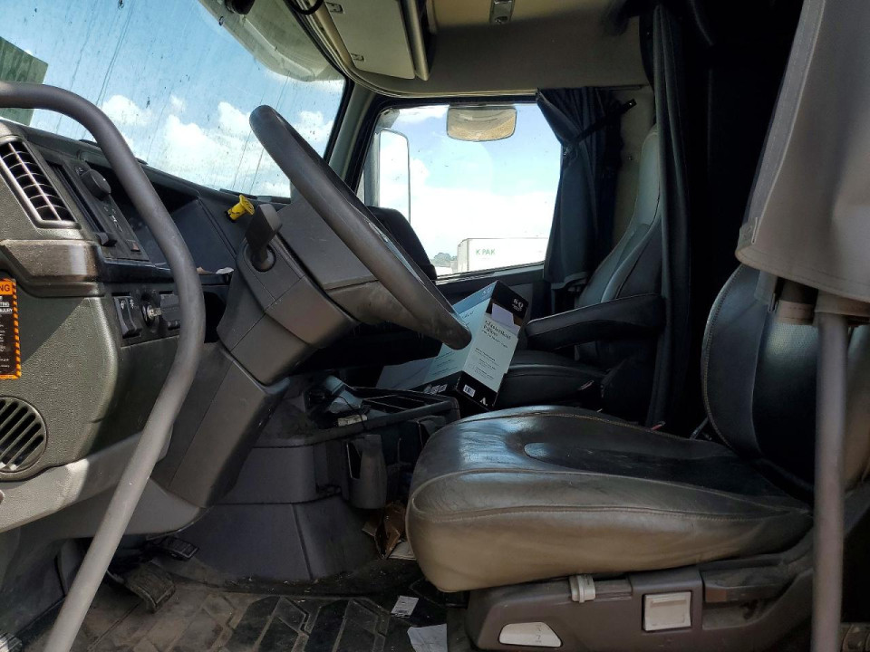 Volvo VN 2023 — Copart