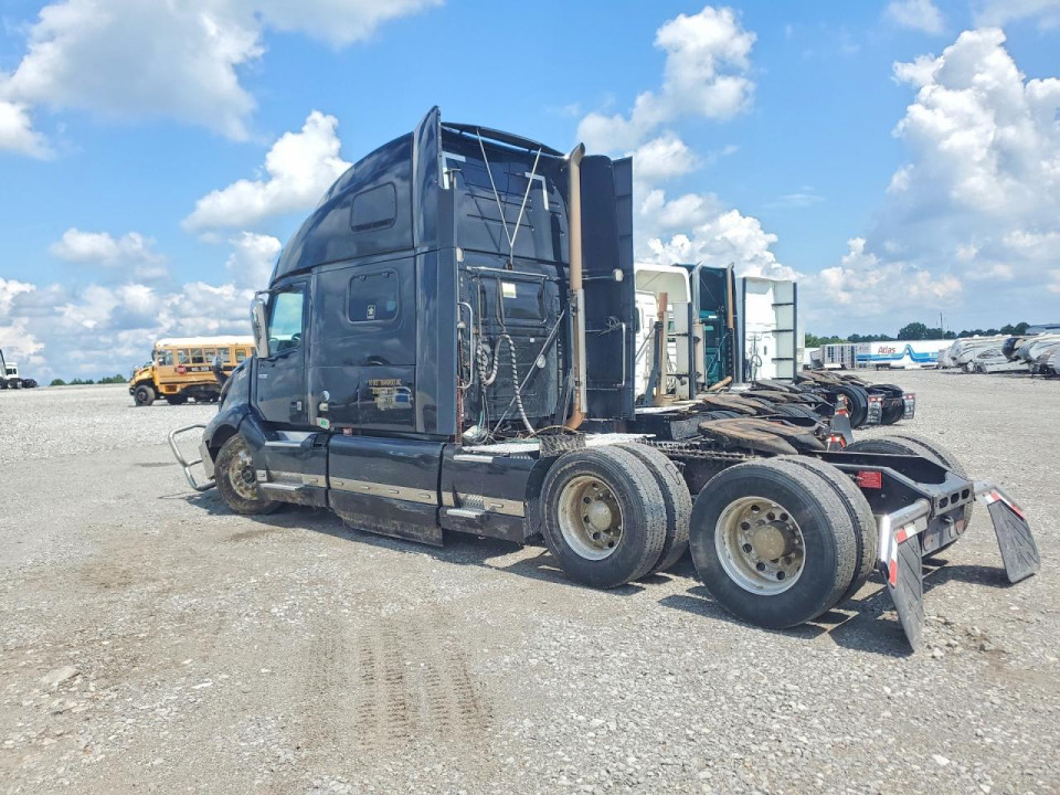 Volvo VNL (4) - SEMI TRUCK 2020 — Copart
