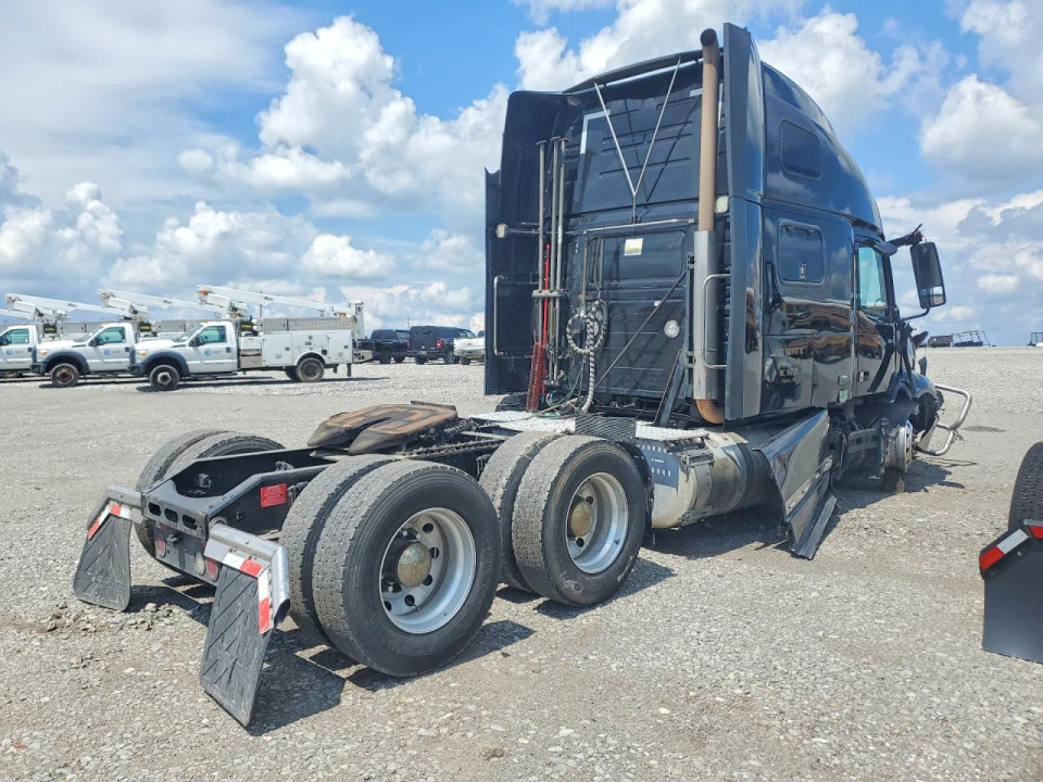 Volvo VNL (4) - SEMI TRUCK 2020 — Copart