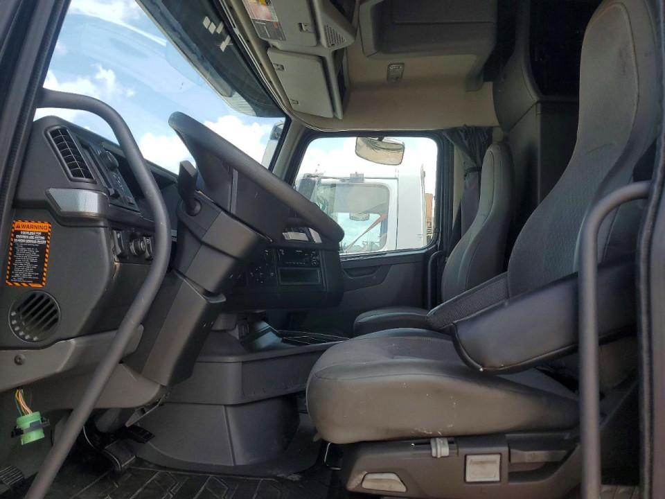 Volvo VNL (4) - SEMI TRUCK 2020 — Copart