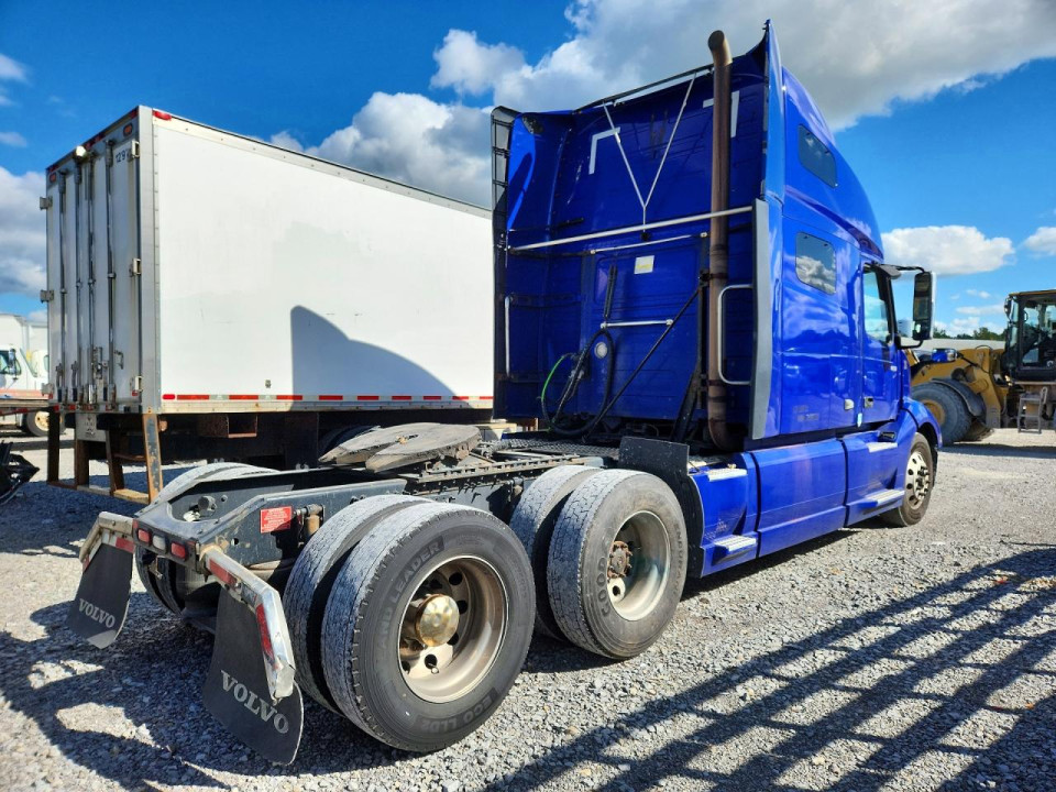 Volvo VNL SEMI TRUCK 2020 — Copart
