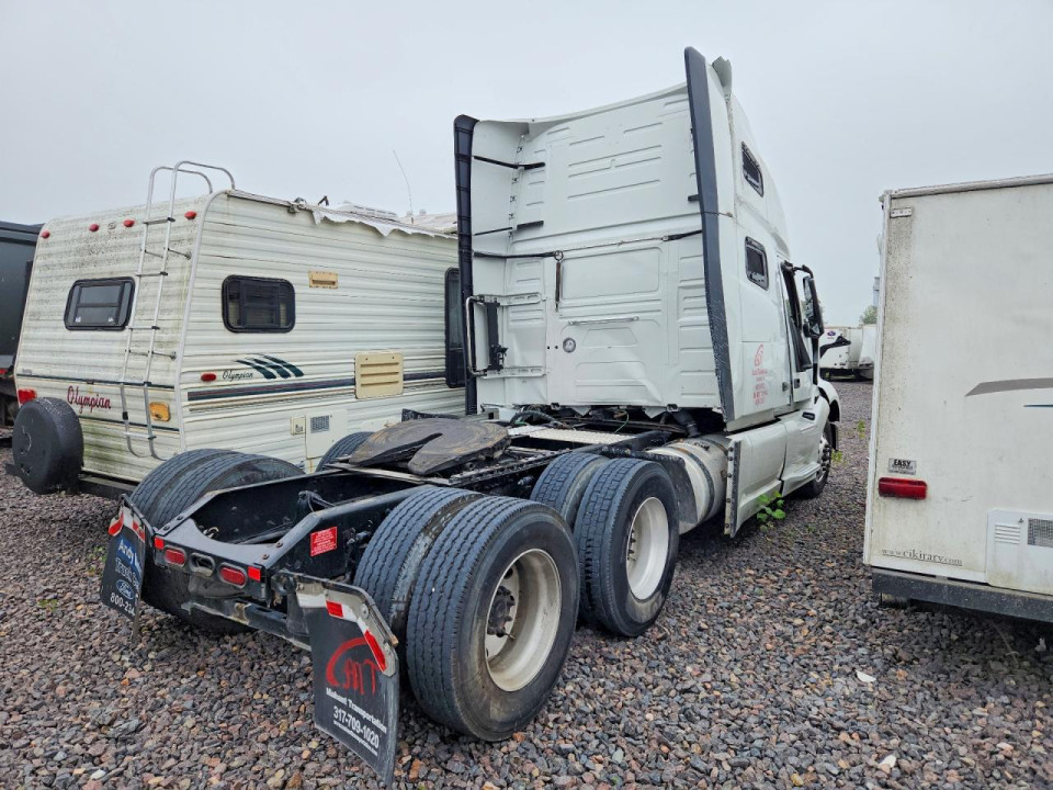 Volvo VN 2023 — Copart