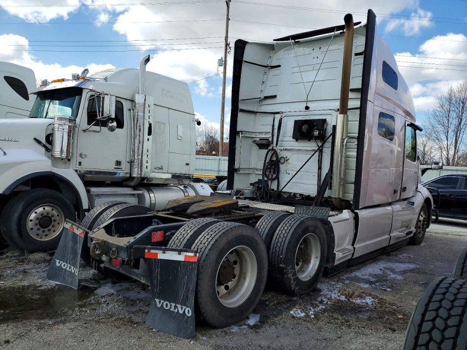 Volvo VNL SEMI TRUCK 2020 — Copart