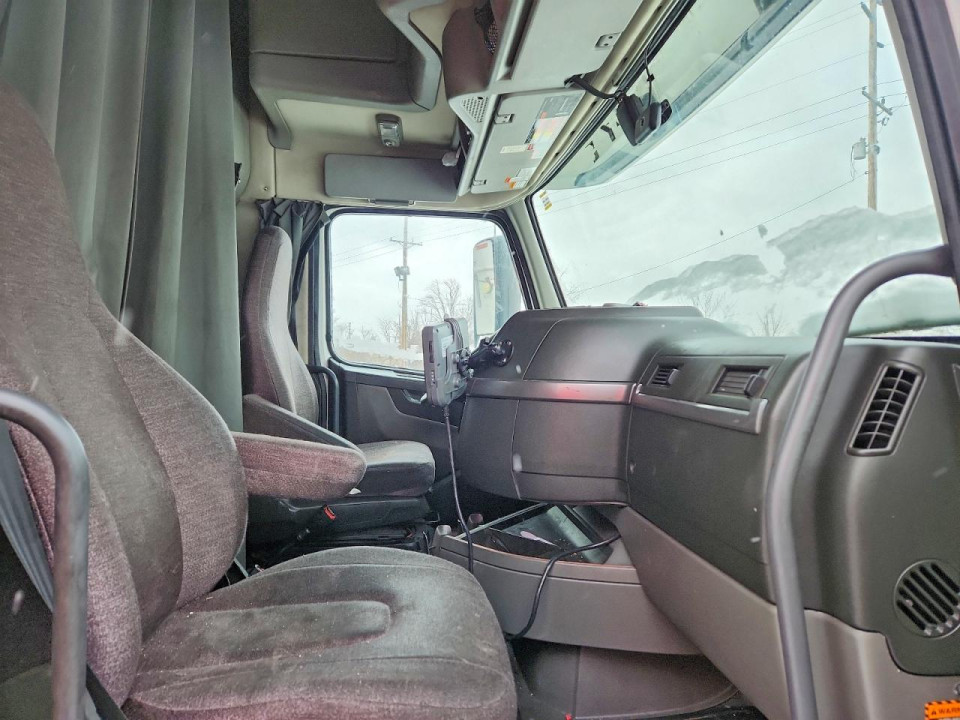 Volvo VNL SEMI TRUCK 2020 — Copart