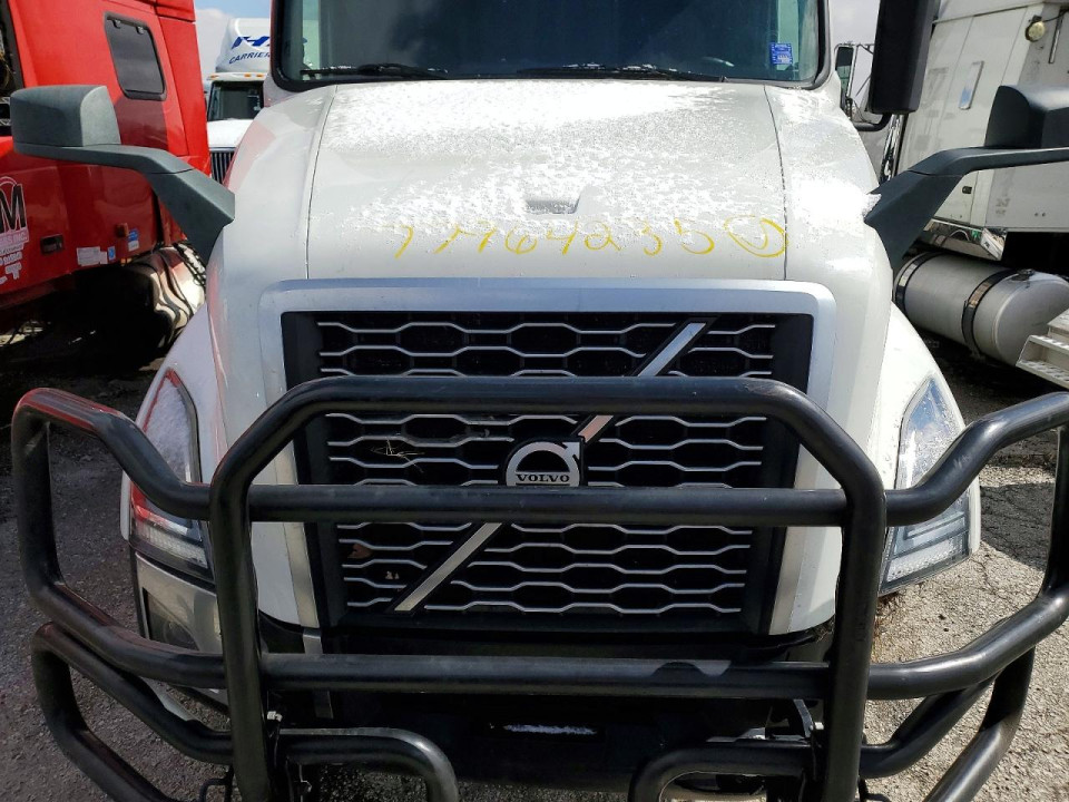 Volvo VNL SEMI TRUCK 2020 — Copart