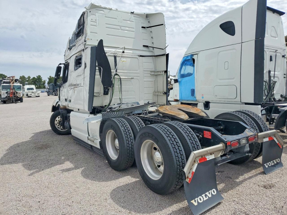 Volvo VNL SEMI TRUCK 2023 — Copart