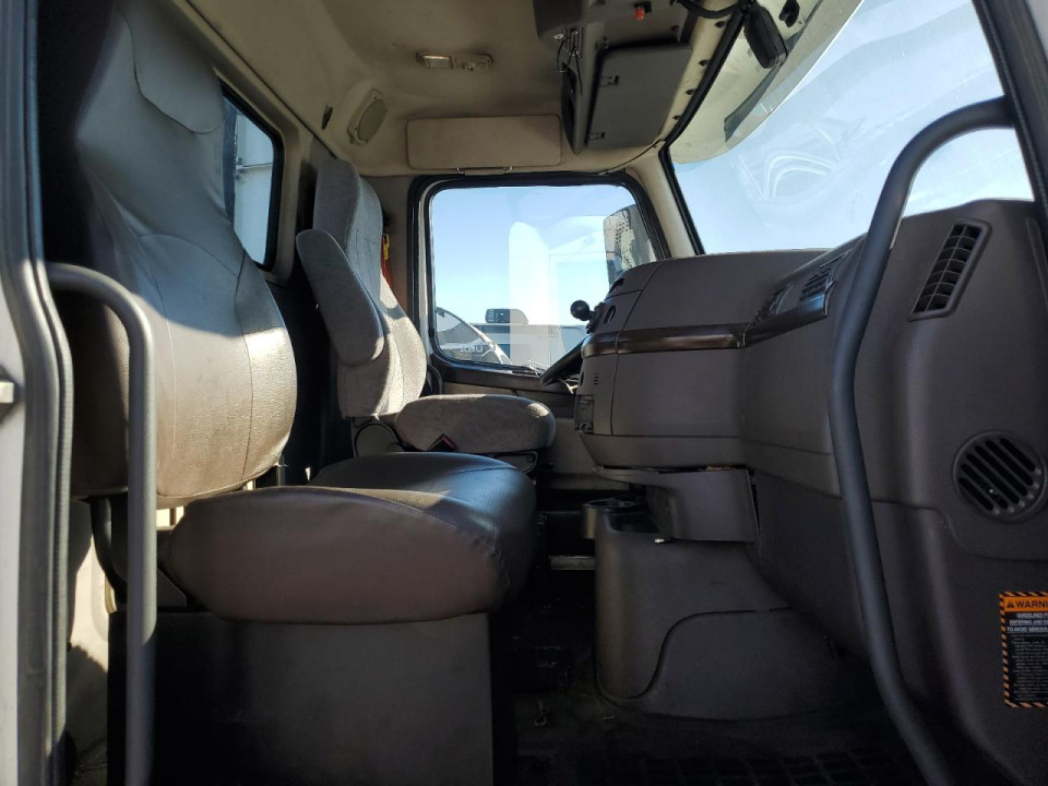 Volvo VNL SEMI TRUCK 2018 — Copart