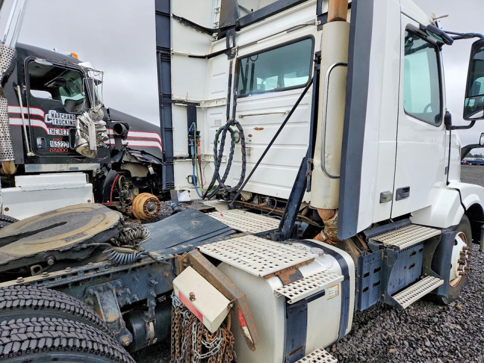 Volvo VNL SEMI TRUCK 2018 — Copart