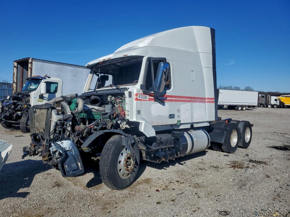 Volvo VNL SEMI TRUCK 2017 — Copart