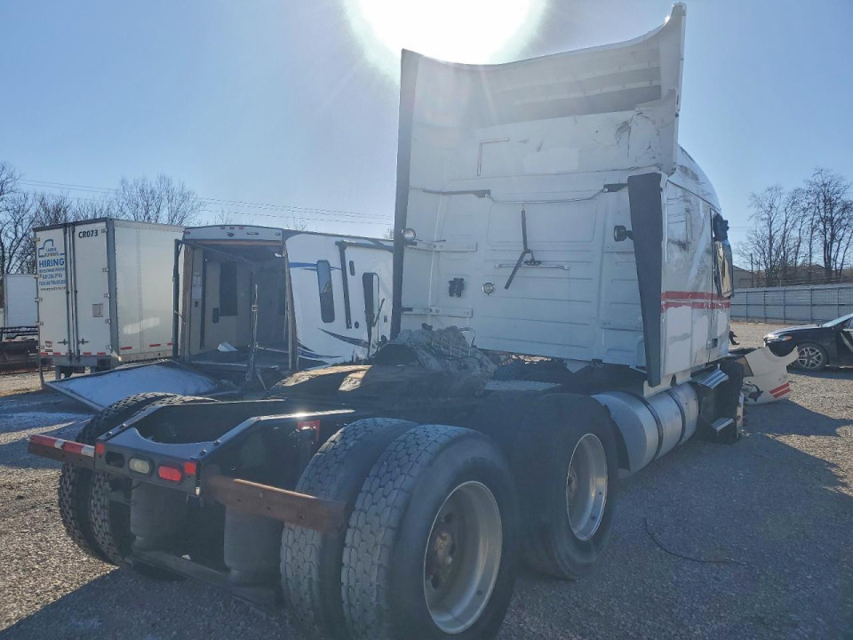 Volvo VNL SEMI TRUCK 2017 — Copart